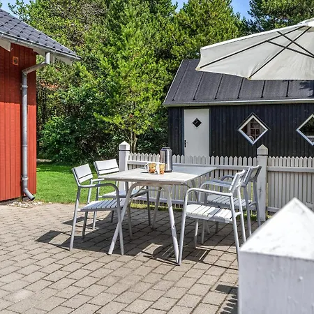 Stunning In Blavand With Wifi Holiday home